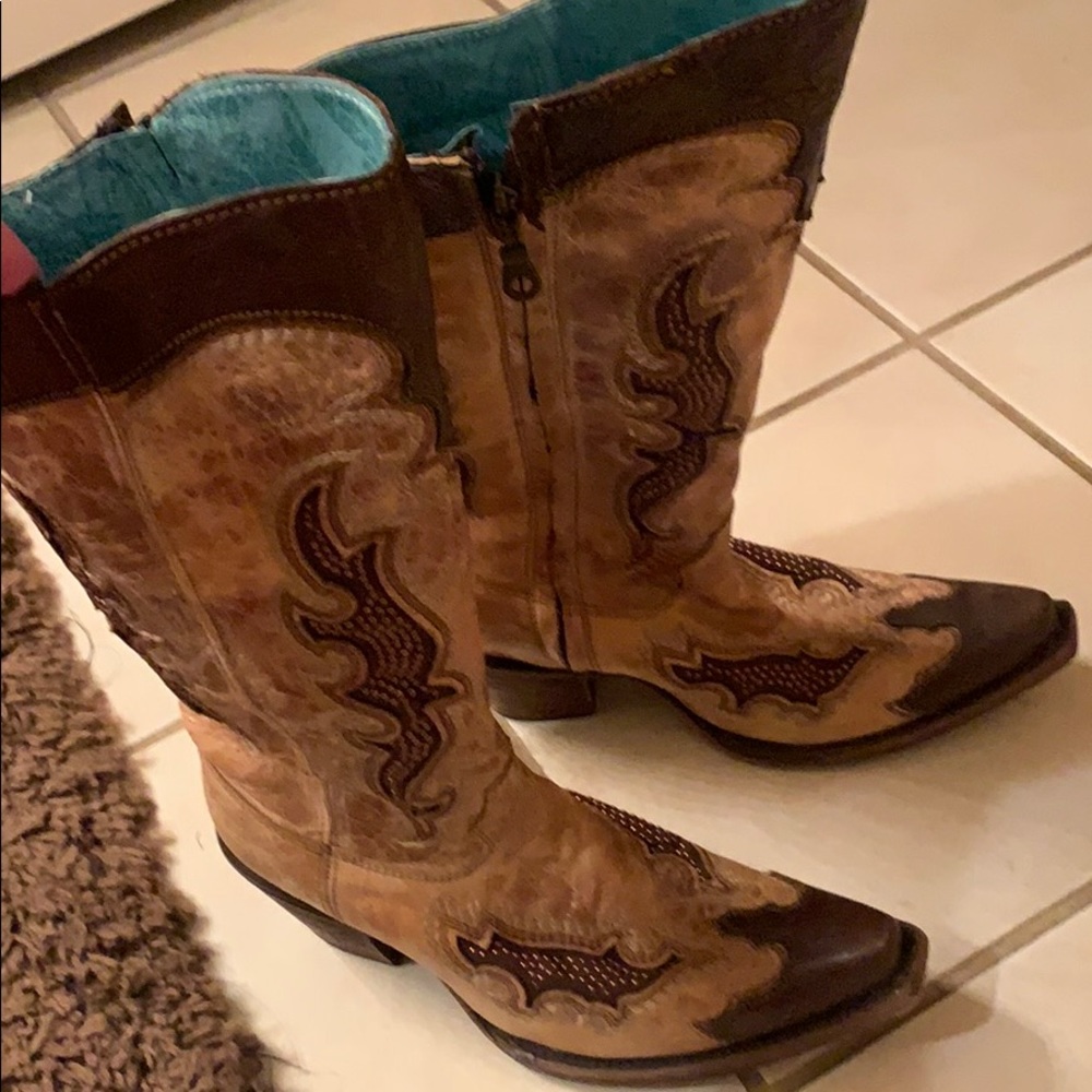 Vintage tan and brown corral boots